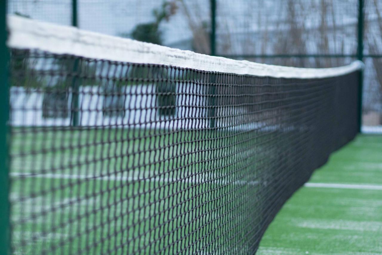 Las Aguas Del Arbuniel Con Pista De Padel Eksteriør billede